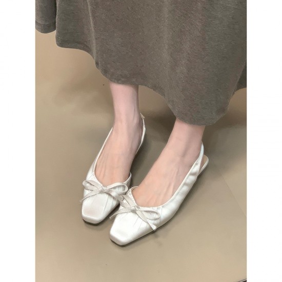 French Rhinestone Floral Strap Square-Toe Sandals for Summer, Perfect for Dresses and High Heels French Rhinestone Floral Strap Square-Toe Sandals for Summer, Perfect for Dresses and High Heels