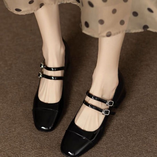 2023 spring red patent leather square-toe, block-heeled French-style retro Mary Janes for women.
