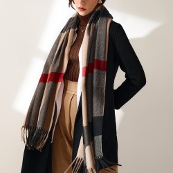 Women's wholesale winter scarves, 2025 new plaid print, tasseled faux cashmere scarves, fashionable and warm shawls.