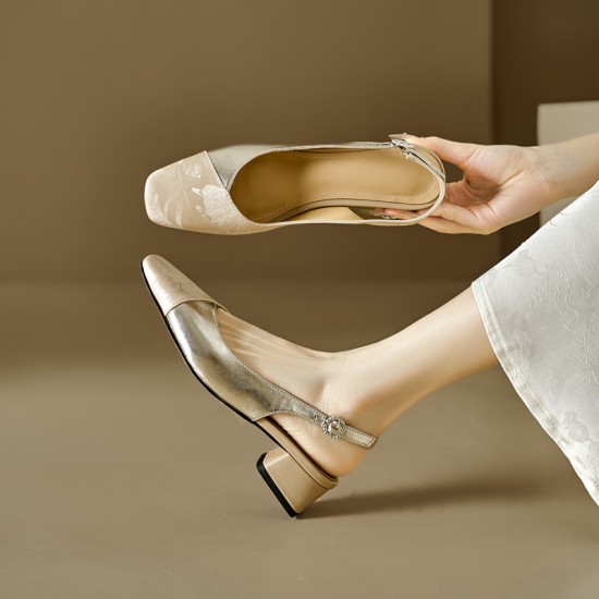 French evening-style pumps for women, new Korean-style retro grandma shoes for spring and autumn, flat slip-on shoes. French evening-style pumps for women, new Korean-style retro grandma shoes for spring and autumn, flat slip-on shoes.
