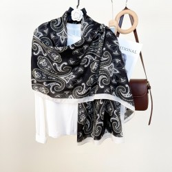New cotton and linen long scarves, thin shawls for travel and photography, Korean-style fashionable and retro cashew flower print long scarves.