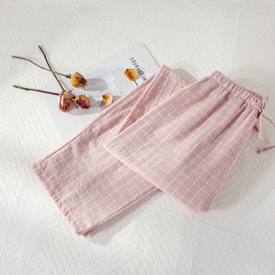 Summer pure cotton men's and women's washed cotton plaid shorts, thin cotton beach pants, outdoor wear. Summer pure cotton men's and women's washed cotton plaid shorts, thin cotton beach pants, outdoor wear.