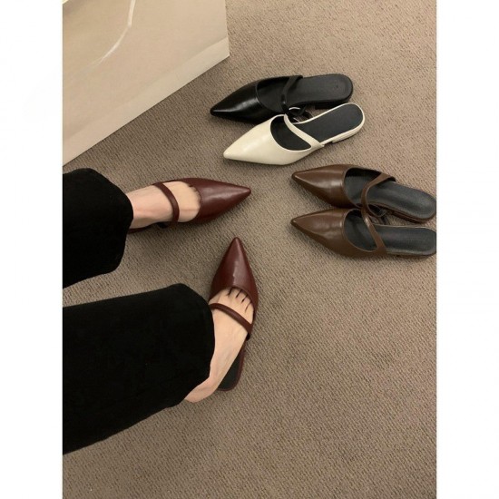 French-style silver Mary Jane high heels, retro square-toed, strappy, closed-toe block-heeled sandals. French-style silver Mary Jane high heels, retro square-toed, strappy, closed-toe block-heeled sandals.