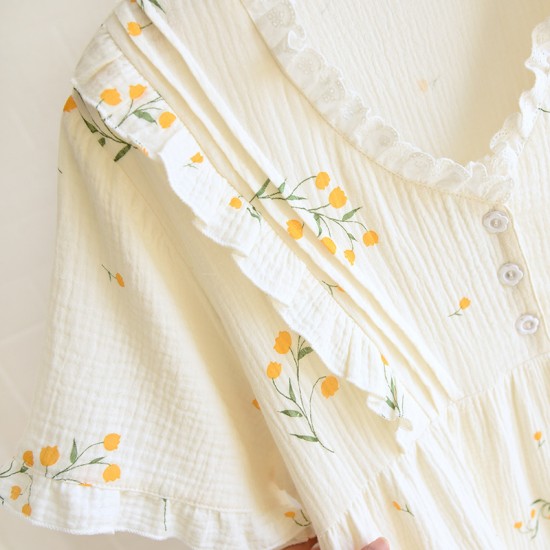 Japanese-style nightgown, women's cotton gauze, thin kimono pajamas, spring and summer, loose summer loungewear. Japanese-style nightgown, women's cotton gauze, thin kimono pajamas, spring and summer, loose summer loungewear.