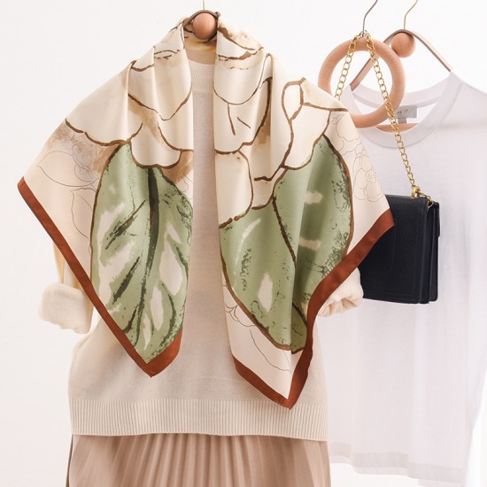 Spring/Summer new printed silk scarf, camellia 90s large square scarf, wholesale women's sunscreen silk scarf, scarf accessories Spring/Summer new printed silk scarf, camellia 90s large square scarf, wholesale women's sunscreen silk scarf, scarf accessories