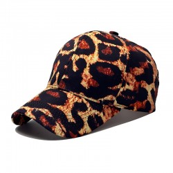 Cross-border new leopard print beanie for autumn and winter. Fashionable and versatile baseball caps for men and women, outdoor sun protection, sun visors, and trendy peaked caps.