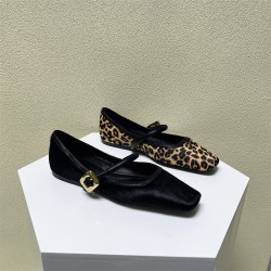 Pointed-toe high-heeled single shoes, 2025 summer new models, stiletto heels, elegant and skirt-matching shallow-cut closed-toed sandals.