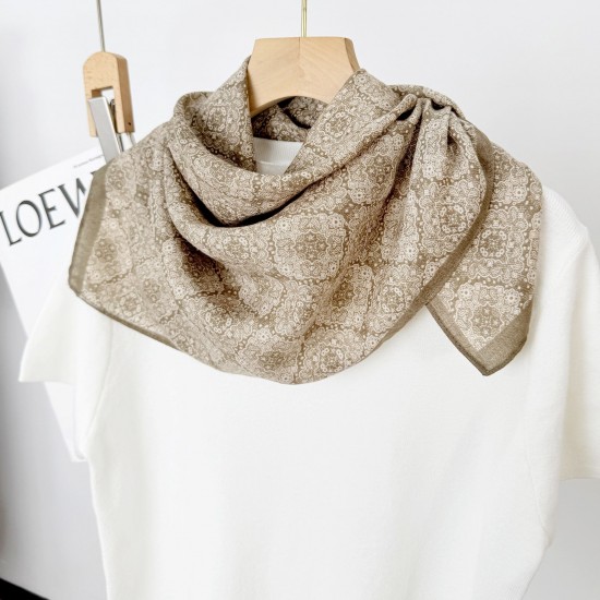Ethnic retro plaid print square Cross-border fashionable women's scarves, designer scarves for clothing, wholesale 70 square scarves.