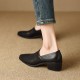 Vintage wedge-heel flip-flops, fashionable, elegant, open-toe, high-end sandals for summer outdoor wear.