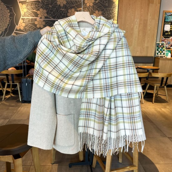 Autumn and winter hot-selling scarves for women, featuring a zigzag pattern for couples, European and American tassels, and versatile, thickened student-friendly scarves.