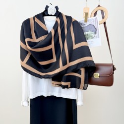 Spring and autumn hot sale A classic retro cotton and linen scarf with a simple design and print, suitable for air-conditioned rooms.