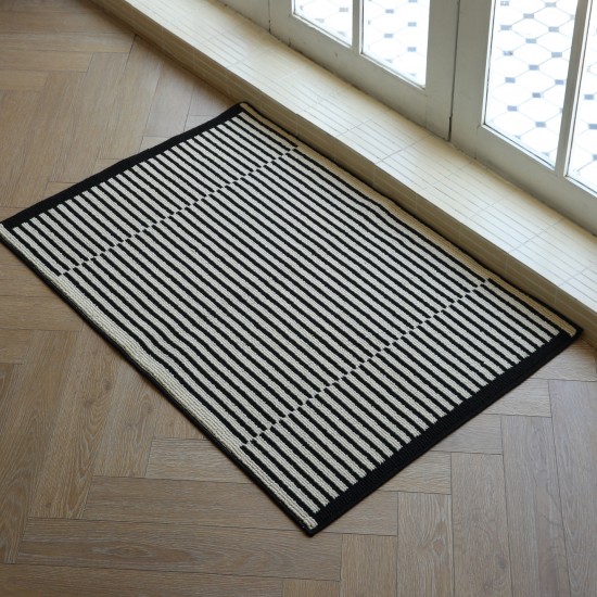 New flocked home entrance door mats, non-slip bathroom and toilet doorway absorbent mats. Doormats