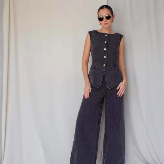 2025 fashionable washed sleeveless vest and trousers set, high-waisted, slimming, wide-leg denim trousers for women.