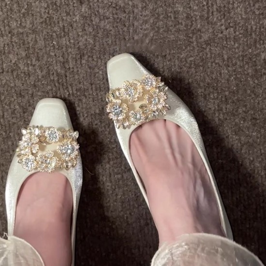 French apricot pointed-toe sandals, closed-toe, fairy-style shoes, 2025 spring/summer elegant, ladylike black slip-ons. French apricot pointed-toe sandals, closed-toe, fairy-style shoes, 2025 spring/summer elegant, ladylike black slip-ons.
