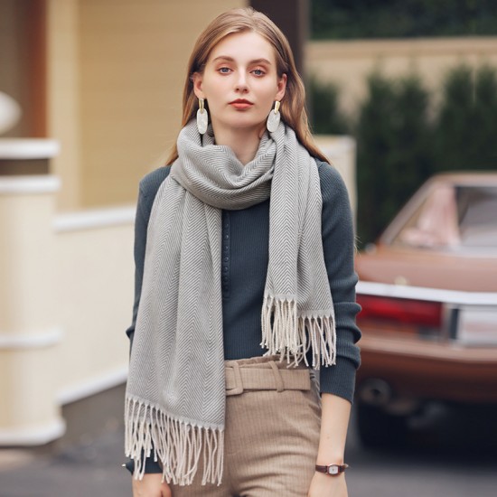Solid color scarves, light wavy stripes, new women's winter scarves, fresh and sweet, macaron-style, single-color mid-length scarves.