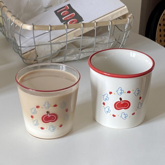 Homemade vintage Instagram high-stem glass, retro French romantic dessert cup, niche minimalist milk cup, heat-resistant. Homemade vintage Instagram high-stem glass, retro French romantic dessert cup, niche minimalist milk cup, heat-resistant.