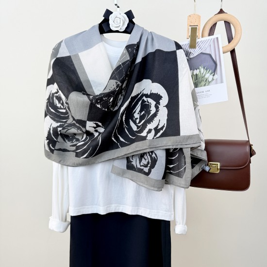 French creative new retro-printed long scarves, stylish spring and summer scarves, stylish cotton and linen shawls.