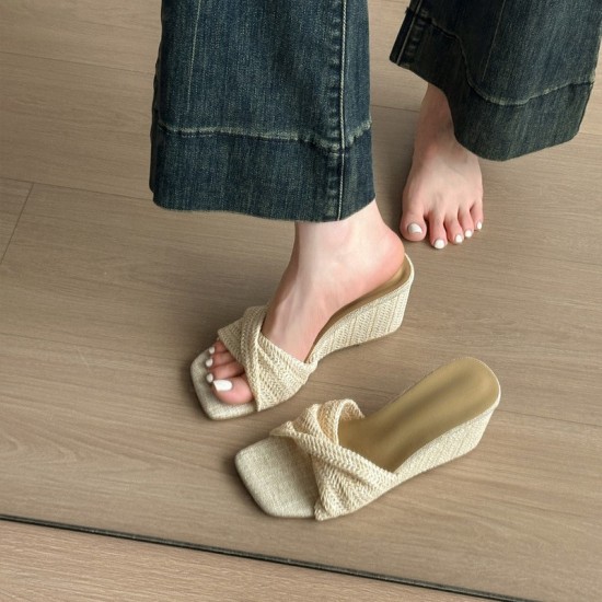 Pointed-toe high-heeled single shoes, 2025 summer new models, stiletto heels, elegant and skirt-matching shallow-cut closed-toed sandals. Pointed-toe high-heeled single shoes, 2025 summer new models, stiletto heels, elegant and skirt-matching shallow-cut closed-toed sandals.