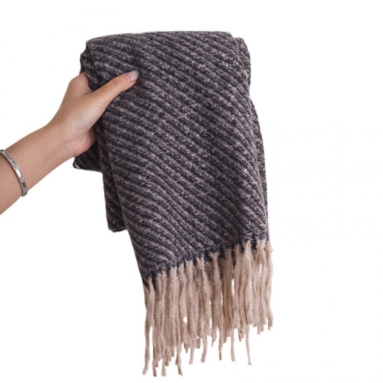 Autumn/winter, an intellectual, elegant, high-end twill scarf, a trendy, Japanese and Korean fashion faux cashmere tassel shawl for women.